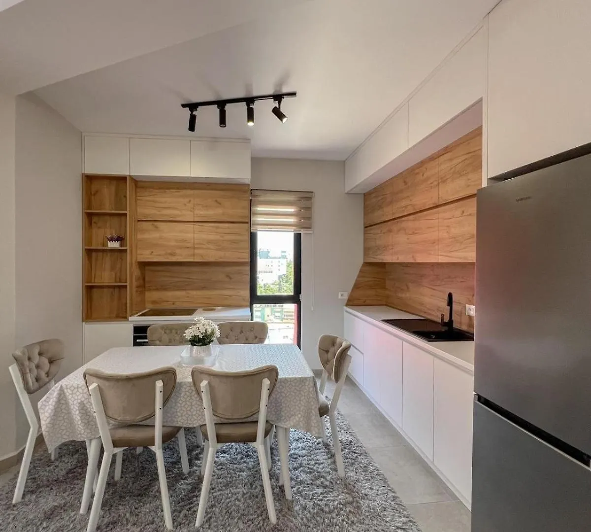 Arlis New Apartment Tirana 0*,  Albania